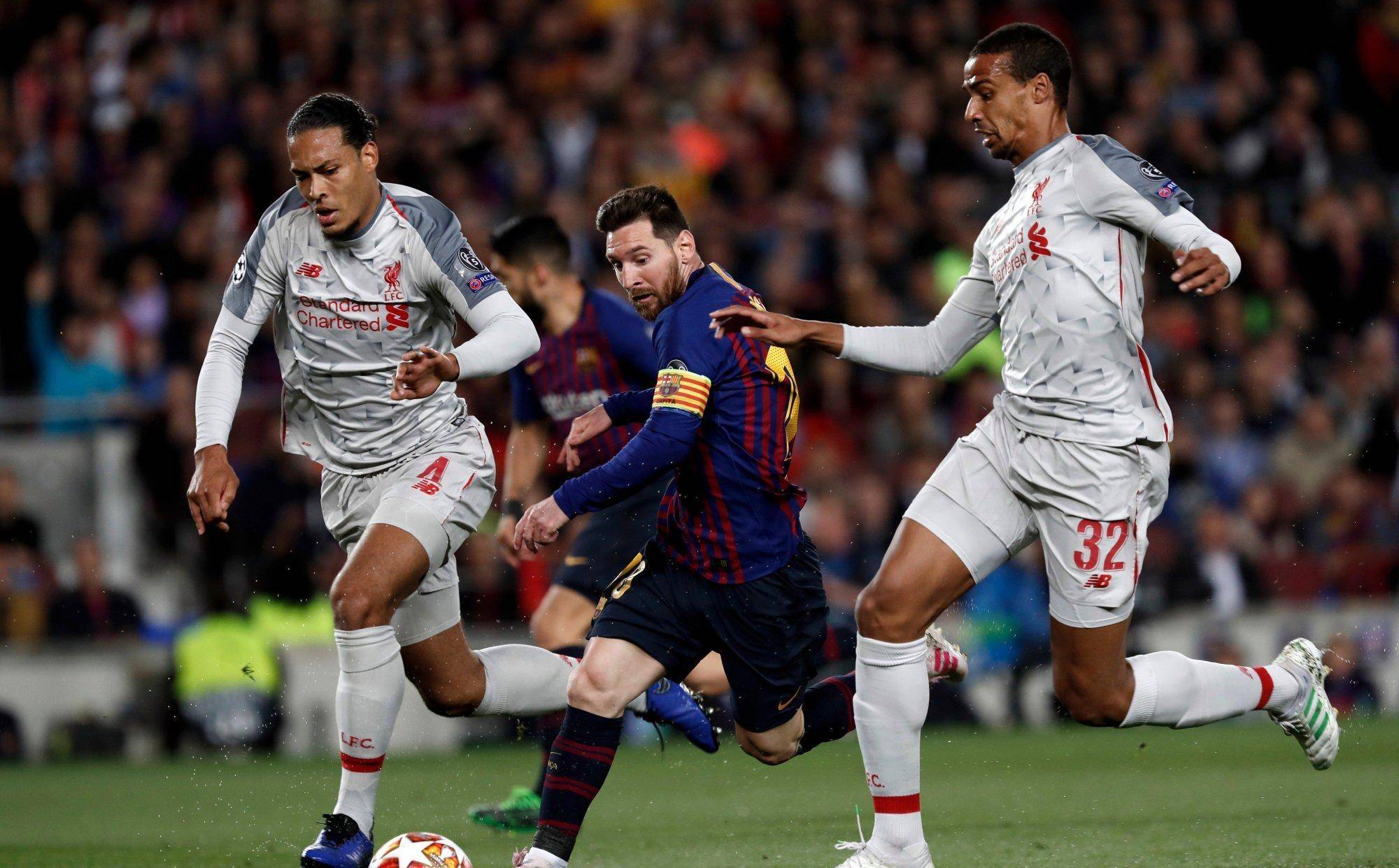 乐鱼体育地址-关于国际足球比赛场面激烈，观众欢呼不断的信息