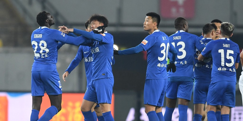 乐鱼体育入口-球队战绩下滑队员之间内讧不断