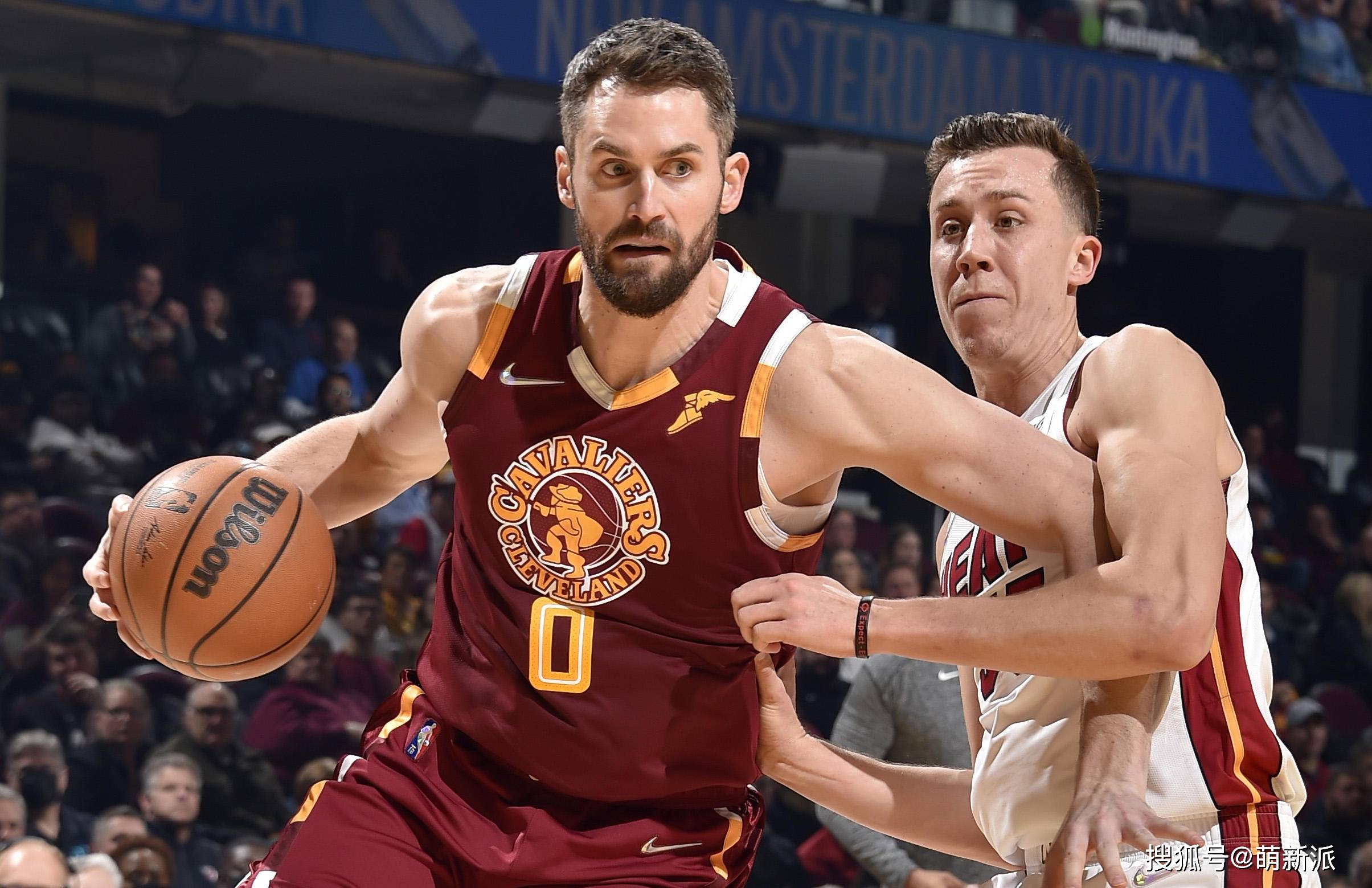 乐鱼体育地址-阿贾克斯客场胜算不佳，主场争取逆转