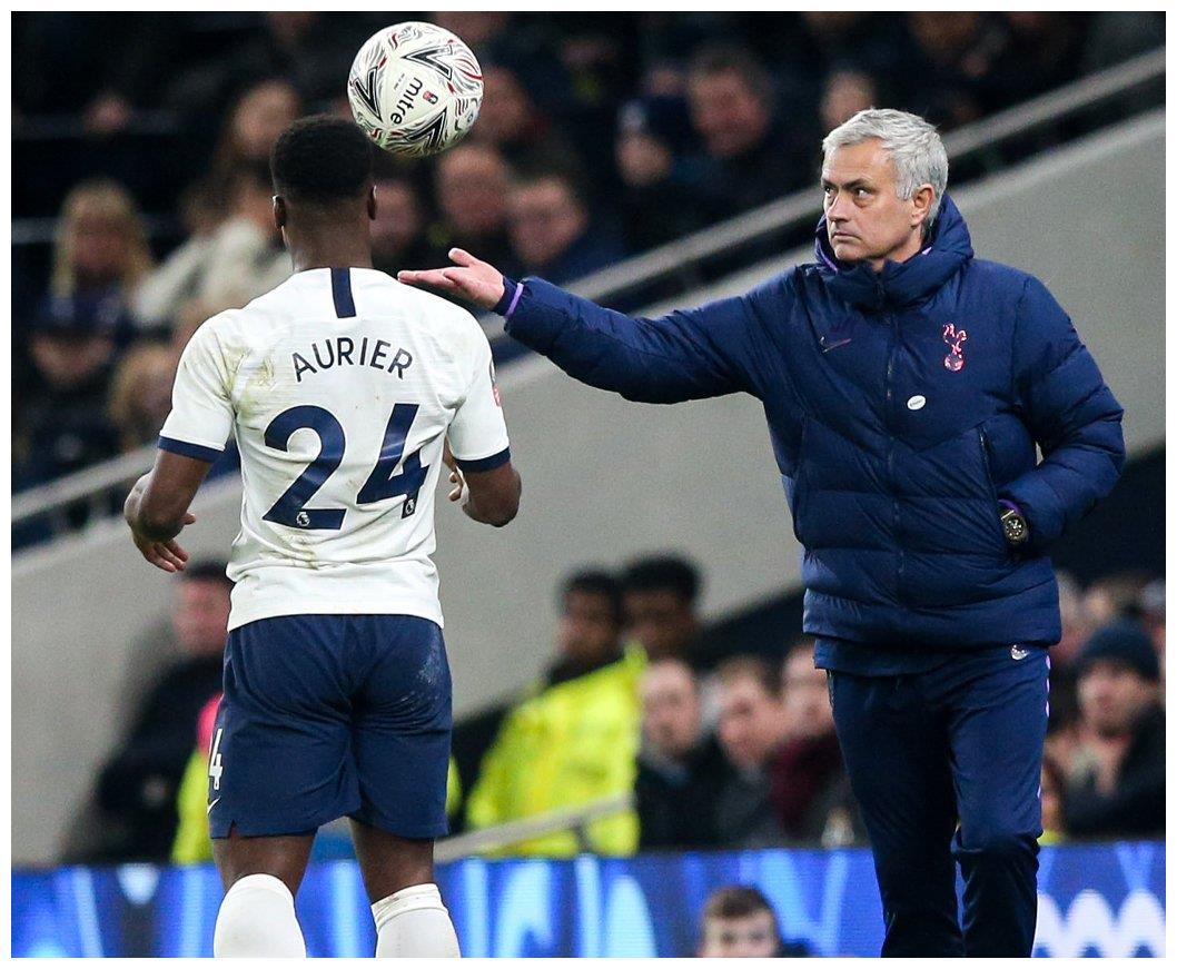 穆里尼奥赞扬热刺球员不怕困难，全队表现出色