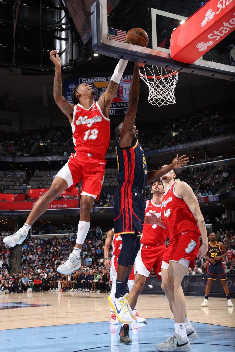 包含猛龙再次胜骑士，灰熊两连胜的词条