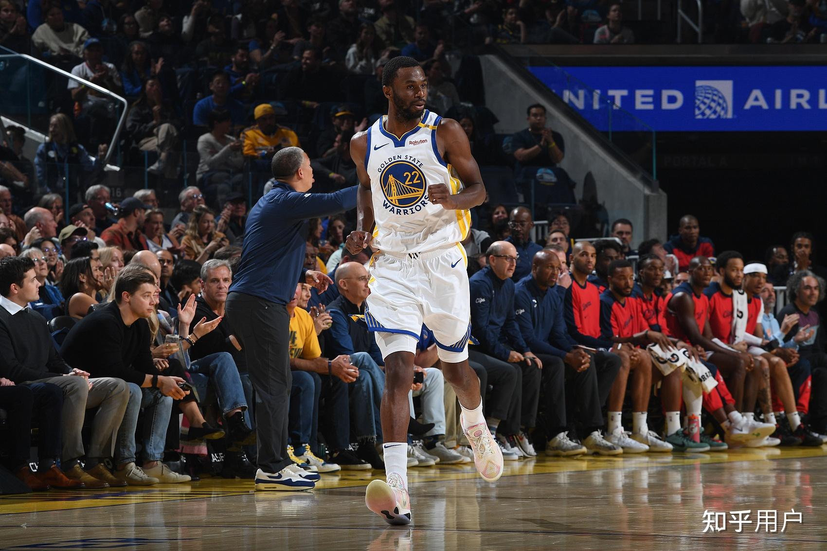 勇士击败雷霆,格林发挥出色 勇士击败雷霆,格林发挥出色