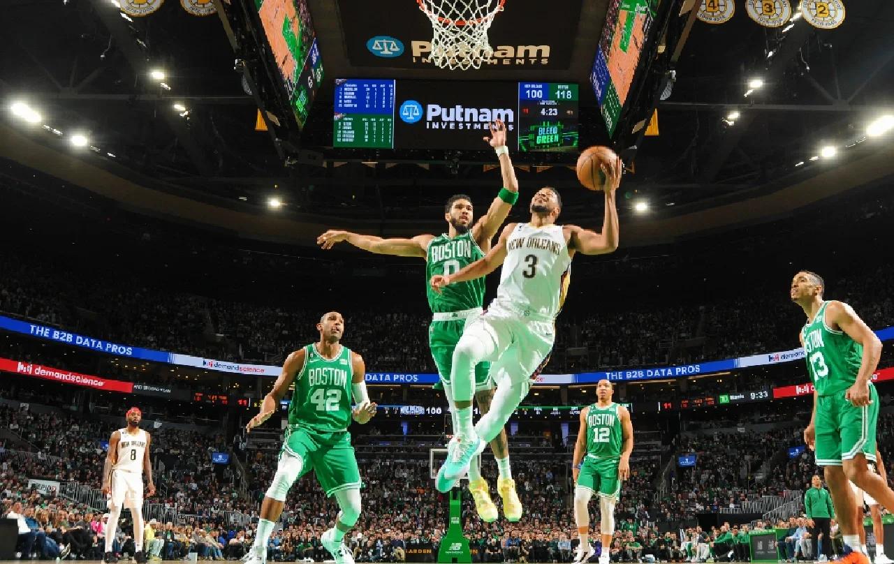 快船大胜绿军稳住比赛领先 快船大胜绿军稳住比赛领先