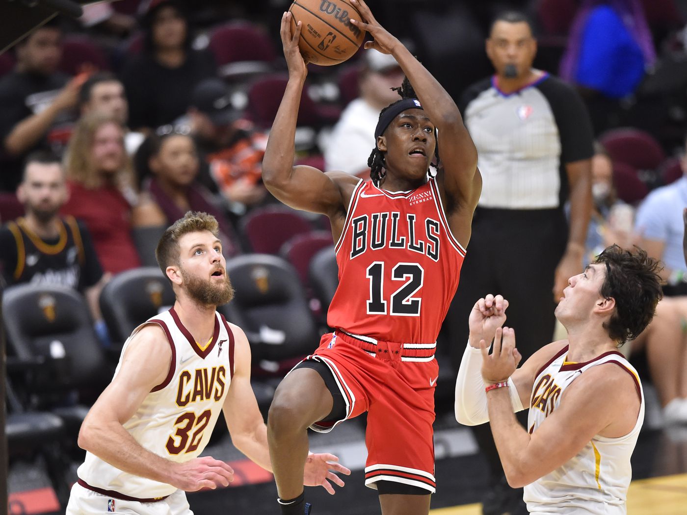 关于公牛惊险战胜国王，取得四连胜的信息